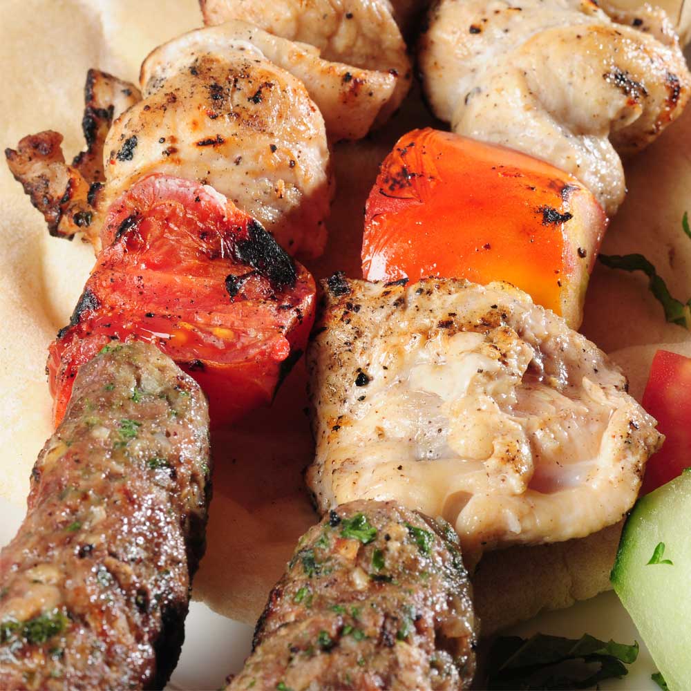 Brochette de poulet en table d'hôte
